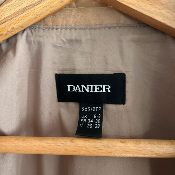 Danier Leather Jacket - Picture 3 of 10